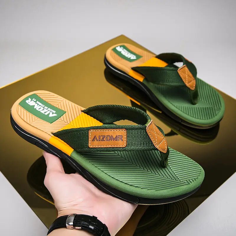 Cool Road Men's Trendy Flip-Flops Summer Home Outdoor Men's Sandals Non-Slip Wear-Resistant Soft-Soled Beach Shoes
