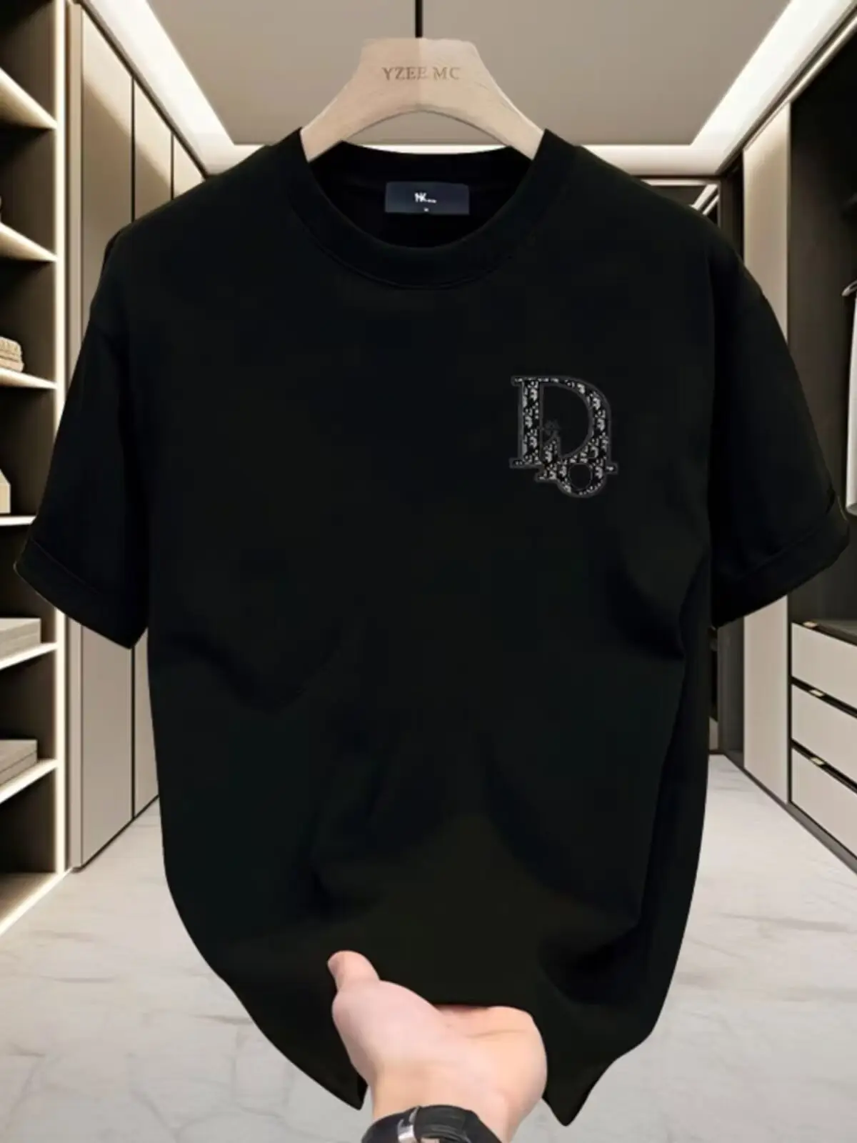Men Black D Logo Cotton T-Shirt Loose Fit — feature 9