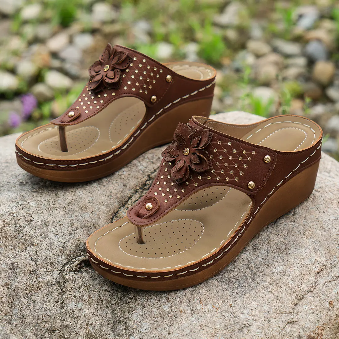 2024 Summer Cross-Border Foreign Trade Thick-Soled Wedge-Heeled Large-Size Slippers Flip-Flops Platform-Soled Casual Fashion Versatile Women's Shoes - Image 2