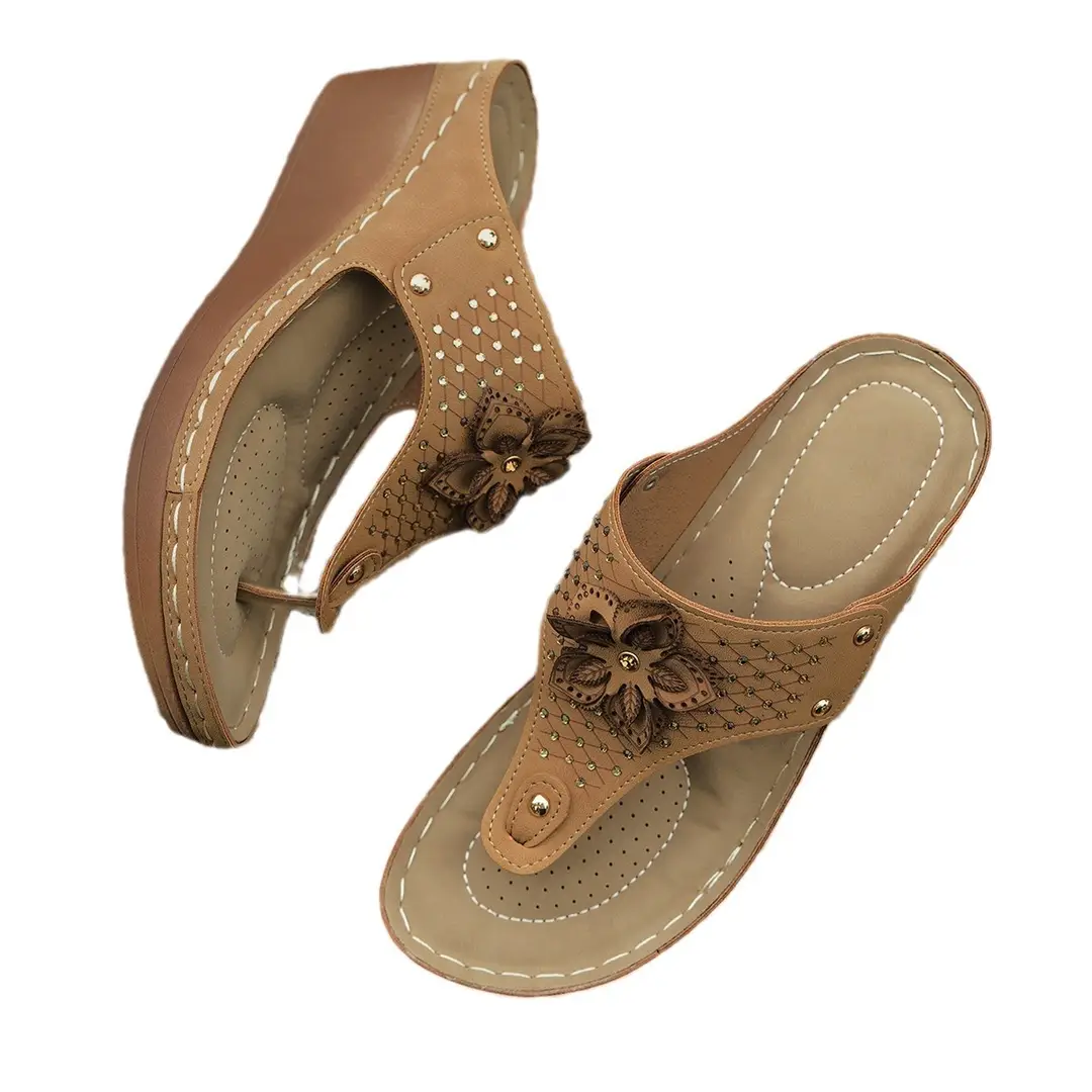 2024 Summer Cross-Border Foreign Trade Thick-Soled Wedge-Heeled Large-Size Slippers Flip-Flops Platform-Soled Casual Fashion Versatile Women's Shoes - Image 5