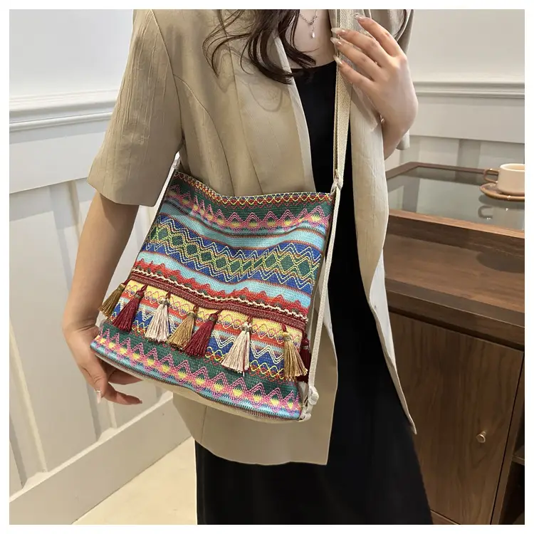 Women's Ethnic Tassel Shoulder Bag 2024 — feature 10