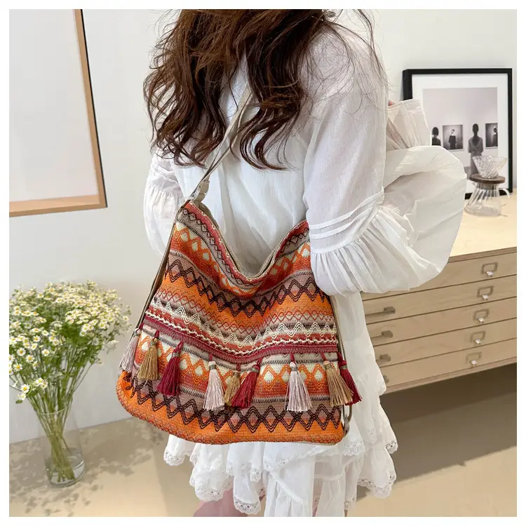 Women's Ethnic Tassel Shoulder Bag 2024 — feature 12