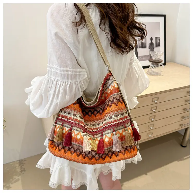 Women's Ethnic Tassel Shoulder Bag 2024 — feature 13