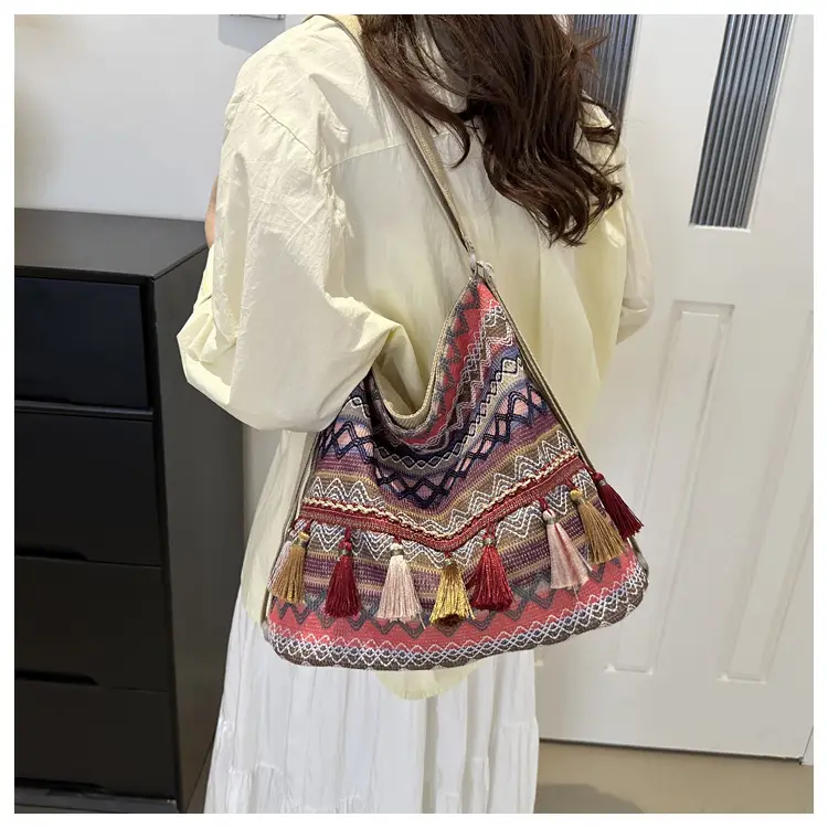 Women's Ethnic Tassel Shoulder Bag 2024 — feature 17