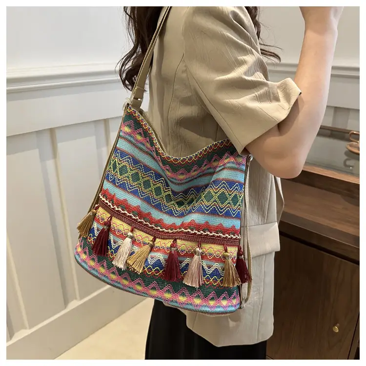 Women's Ethnic Tassel Shoulder Bag 2024 — feature 8