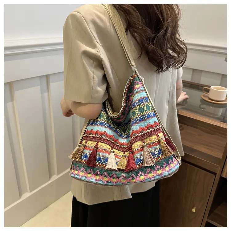 Women's Ethnic Tassel Shoulder Bag 2024 — feature 9