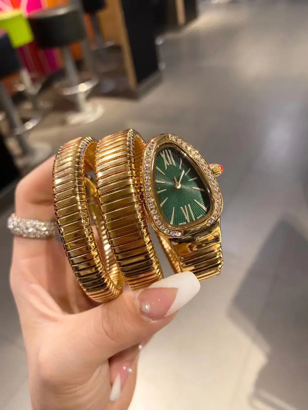 Fashion Creative Snake-shaped Two-turn Steel Strip Steel Strip Watch Ladies Stylish Full Diamond Cross-border Quartz Watch Factory Wholesale