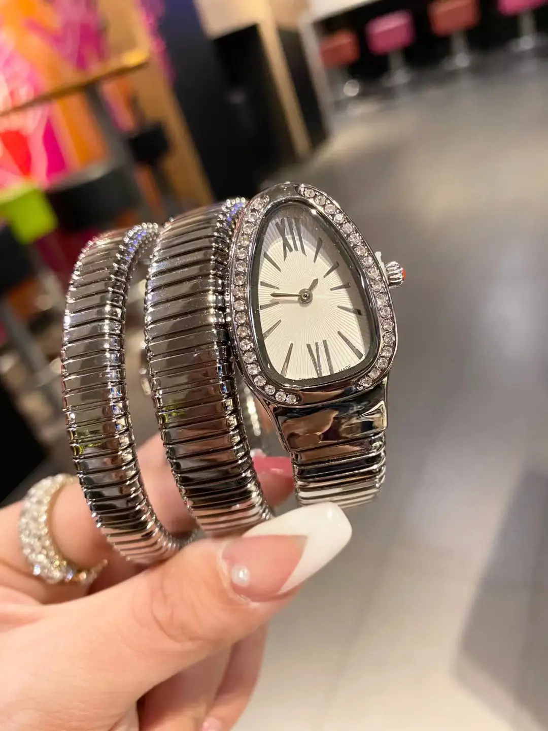 Fashion Creative Snake-shaped Two-turn Steel Strip Steel Strip Watch Ladies Stylish Full Diamond Cross-border Quartz Watch Factory Wholesale