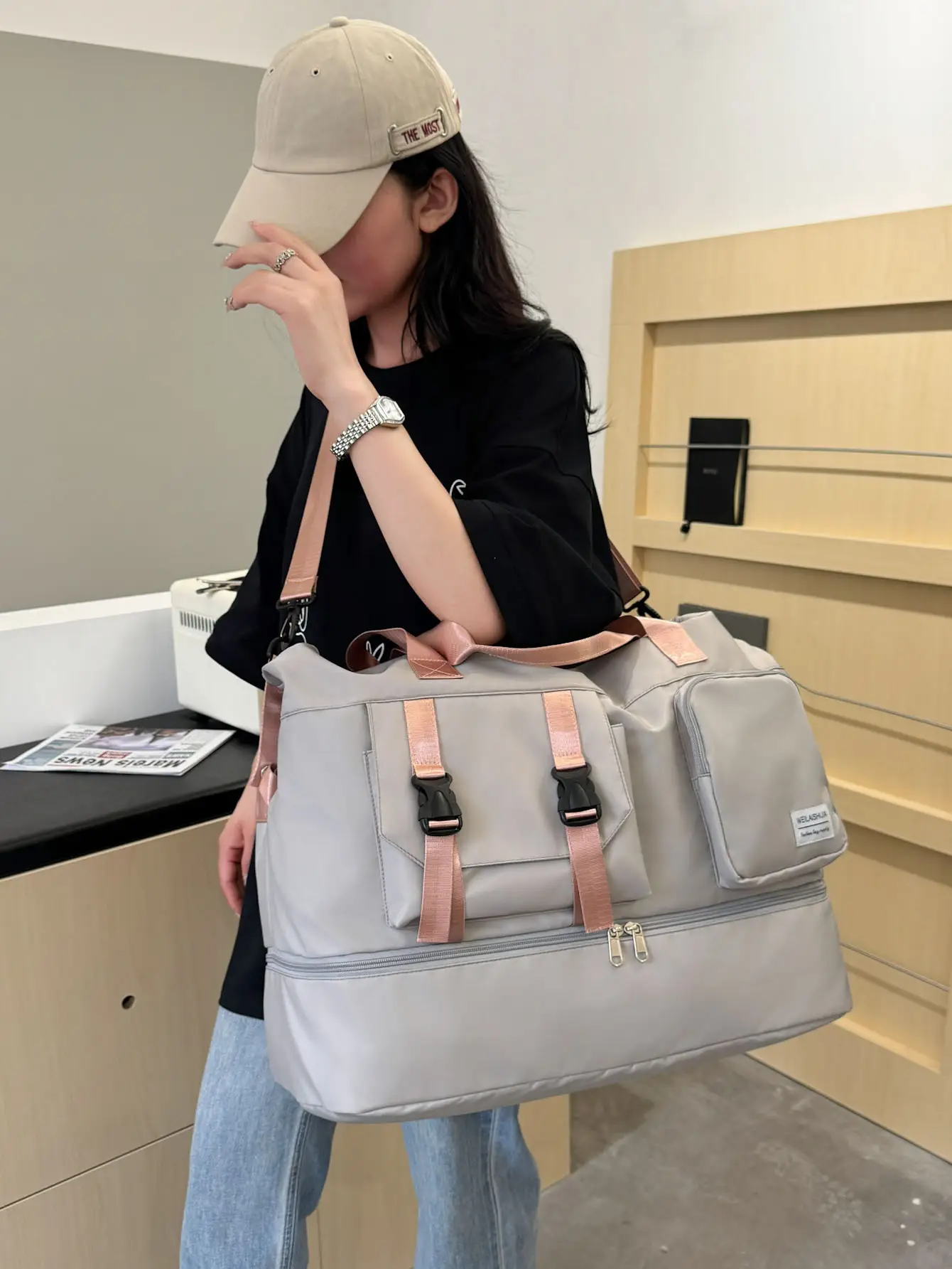Large Capacity Fitness Sports Shoulder Bag Grey Pink