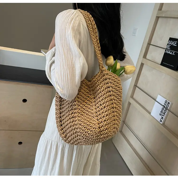 Women's Hollow Woven Bucket Bag Large Capacity Travel Bag - Image 5