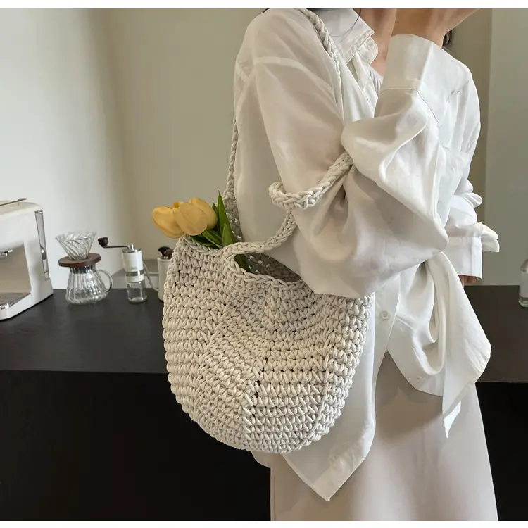 Women's Hollow Woven Bucket Bag Large Capacity Travel Bag - Image 6