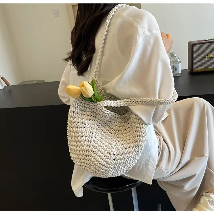 Women's Hollow Woven Bucket Bag Large Capacity Travel Bag — feature 13