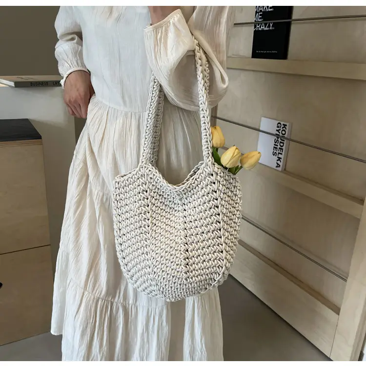 Women's Hollow Woven Bucket Bag Large Capacity Travel Bag — feature 17