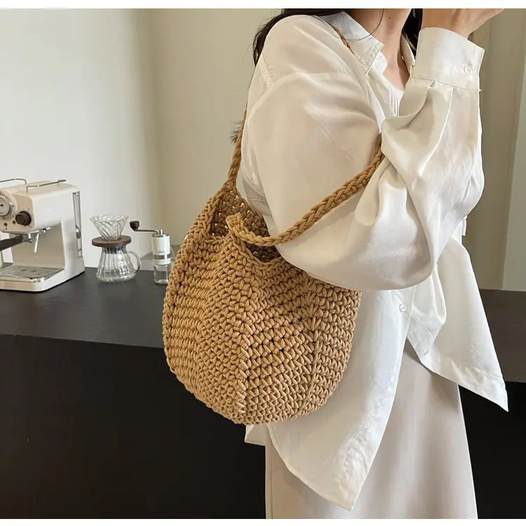 Women's Hollow Woven Bucket Bag Large Capacity Travel Bag — feature 9