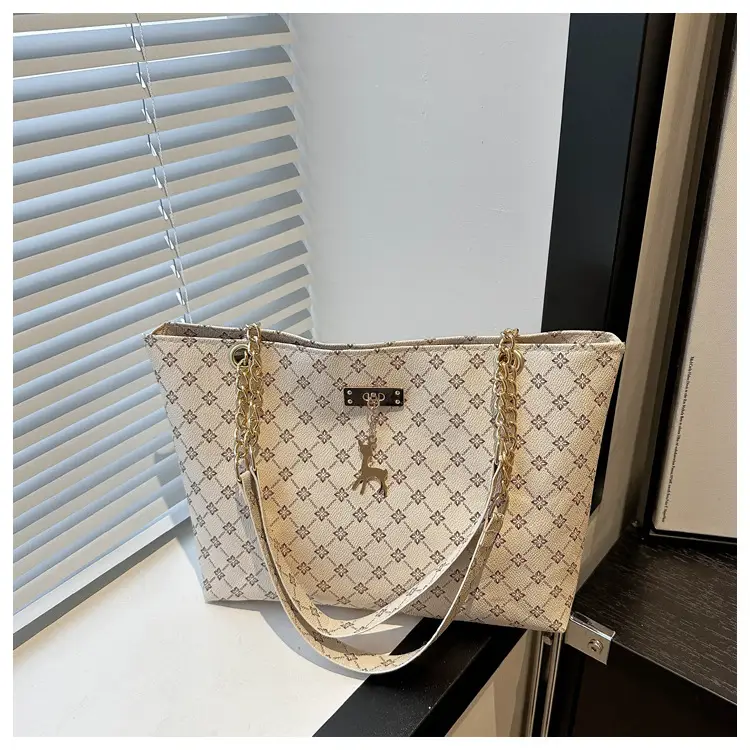 Vintage Textured Chain Shoulder Bag Women 2024 — feature 11