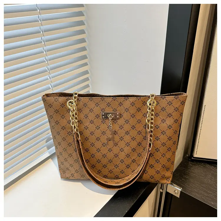 Vintage Textured Chain Shoulder Bag Women 2024 — feature 13