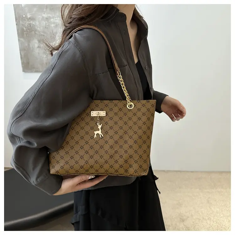 Vintage Textured Chain Shoulder Bag Women 2024 — feature 16