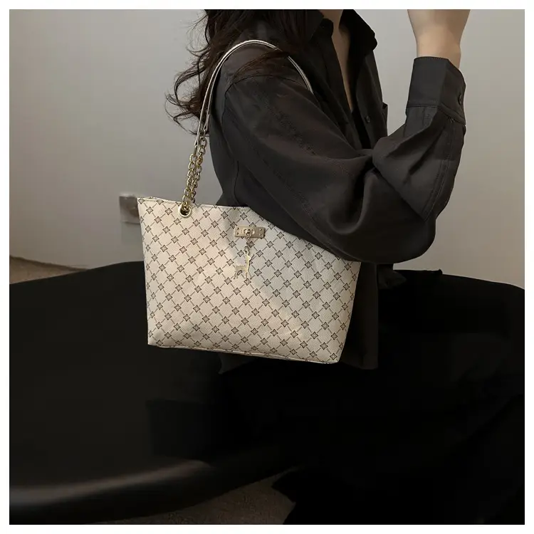 Vintage Textured Chain Shoulder Bag Women 2024 — feature 20