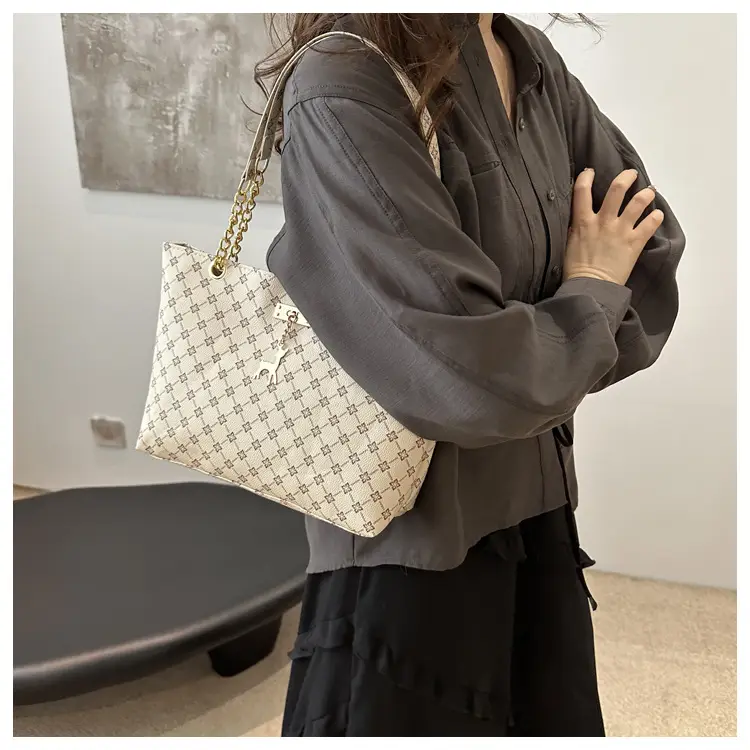 Vintage Textured Chain Shoulder Bag Women 2024 — feature 21