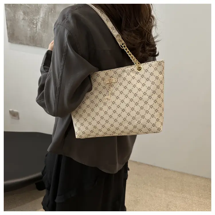 Vintage Textured Chain Shoulder Bag Women 2024 — feature 22