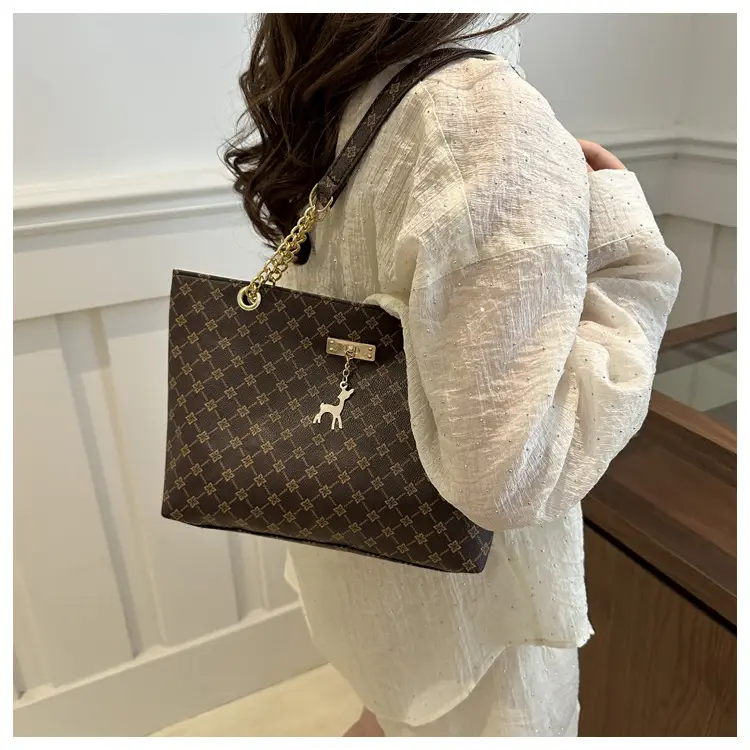 Vintage Textured Chain Shoulder Bag Women 2024 — feature 25
