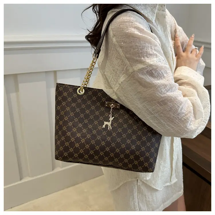 Vintage Textured Chain Shoulder Bag Women 2024 — feature 26