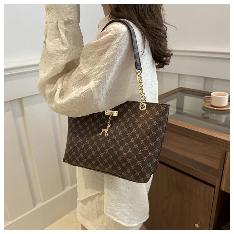 Vintage Textured Chain Shoulder Bag Women 2024 — feature 27