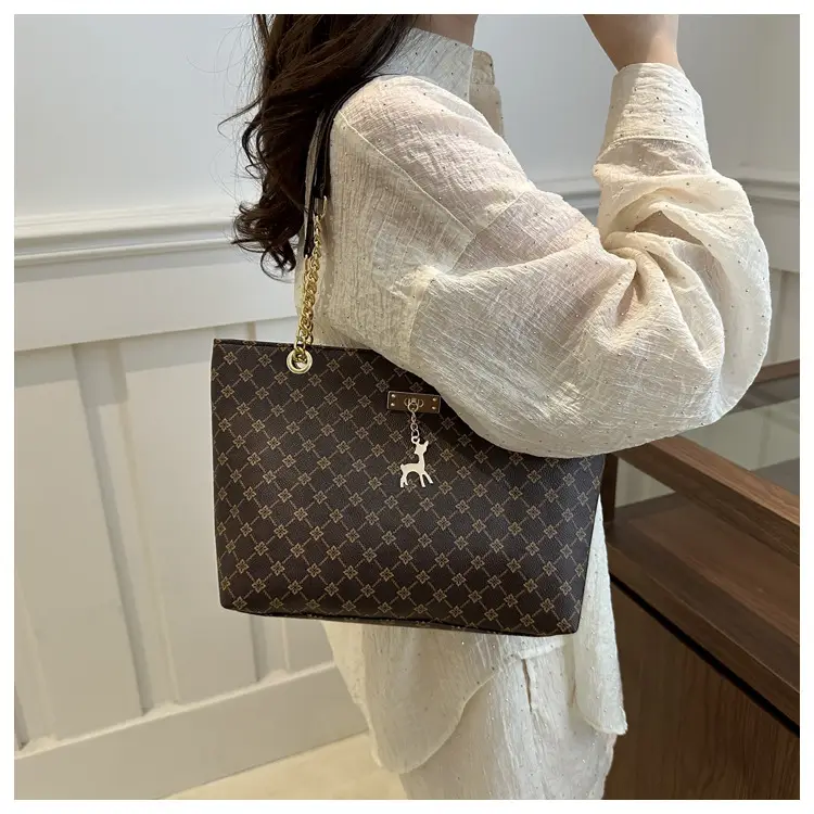 Vintage Textured Chain Shoulder Bag Women 2024 — feature 28