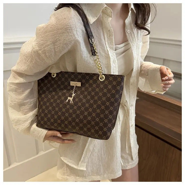 Vintage Textured Chain Shoulder Bag Women 2024 — feature 29
