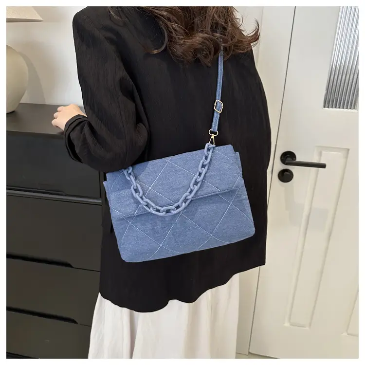 Women's Black Quilted Chain Shoulder Bag 2024 — feature 20