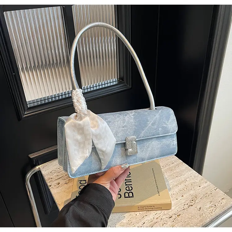 Women's Silver Embroidered Lock Shoulder Bag 2024 — feature 18