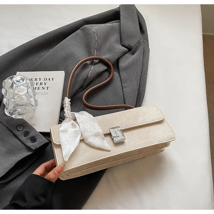 Women's Silver Embroidered Lock Shoulder Bag 2024 — feature 22