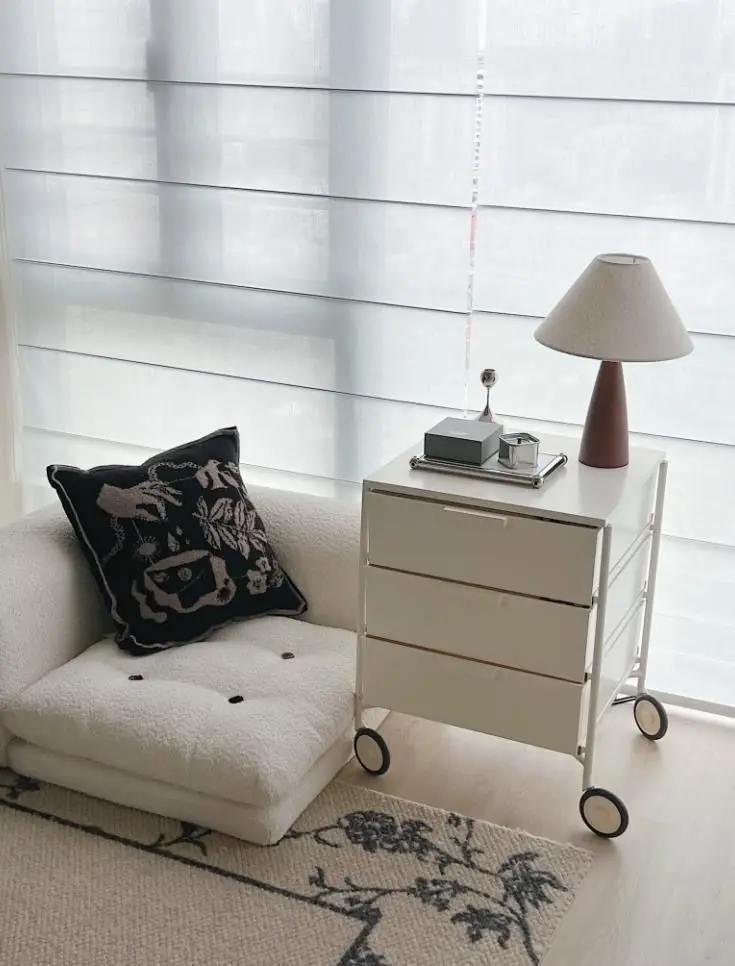 Modern Wooden Table Lamp for Bedroom & Living Room — feature 9