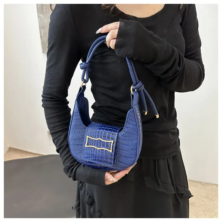 White Crocodile Pattern Shoulder Bag for Women — feature 11