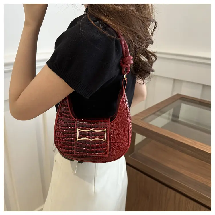 White Crocodile Pattern Shoulder Bag for Women — feature 18