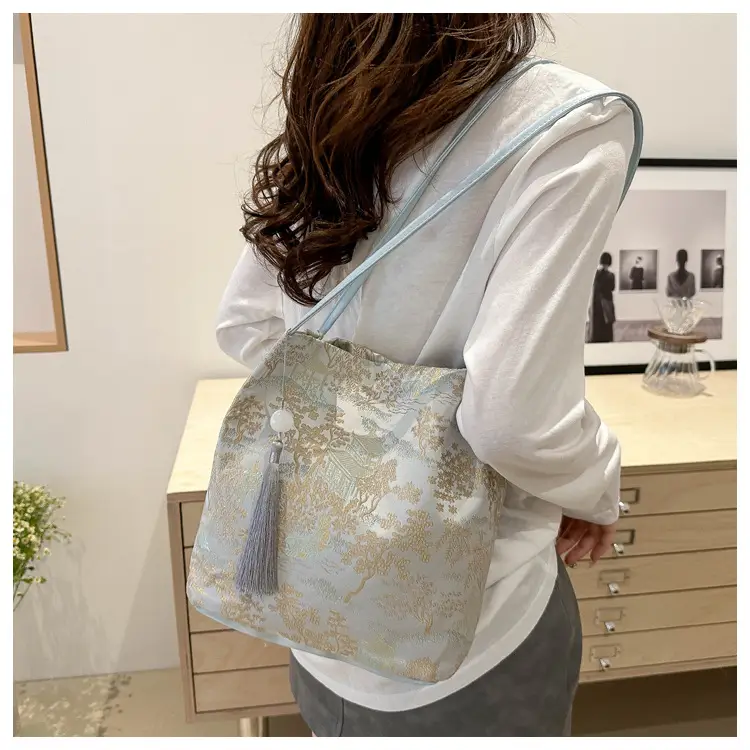 New Chinese Style Embroidered Tote Bag Women 2024 — feature 10