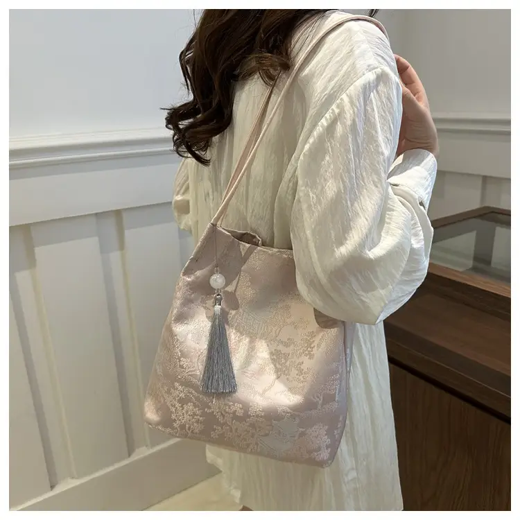 New Chinese Style Embroidered Tote Bag Women 2024 — feature 13