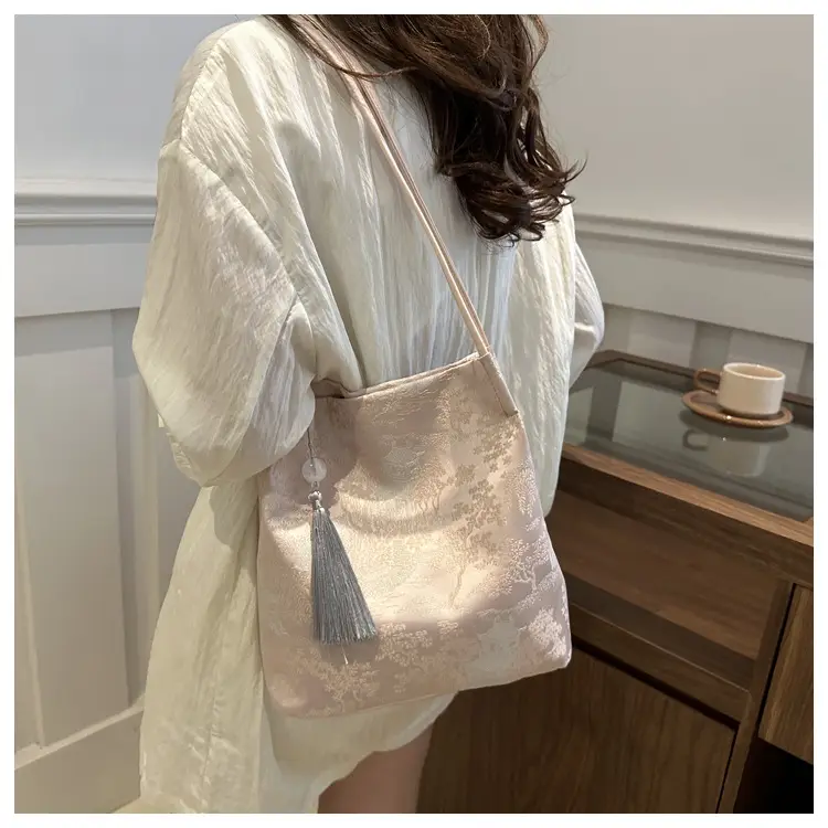 New Chinese Style Embroidered Tote Bag Women 2024 — feature 14