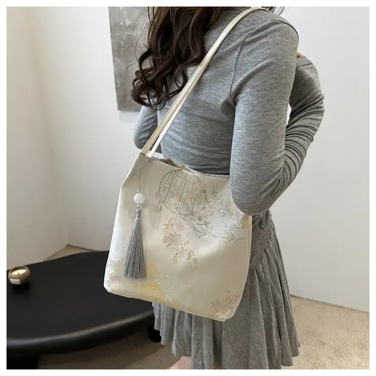 New Chinese Style Embroidered Tote Bag Women 2024 — feature 6