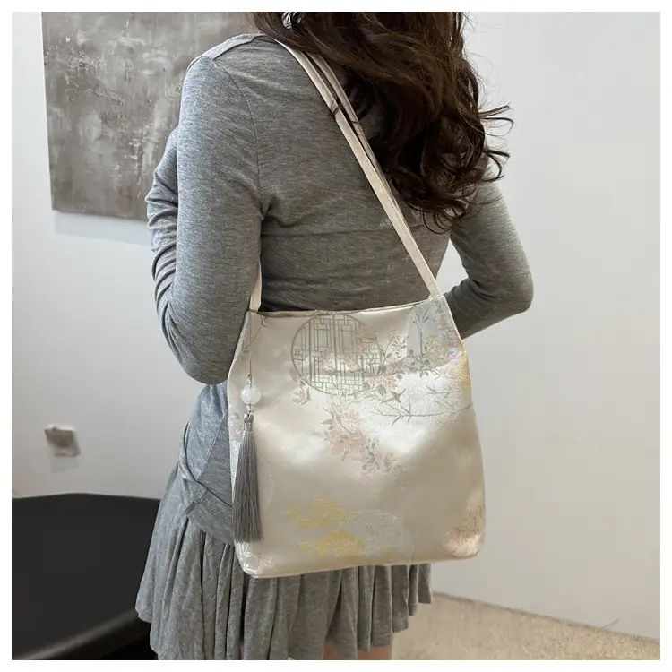New Chinese Style Embroidered Tote Bag Women 2024 — feature 7