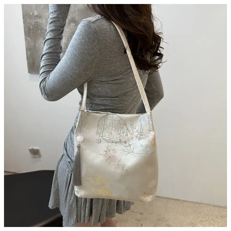 New Chinese Style Embroidered Tote Bag Women 2024 — feature 8
