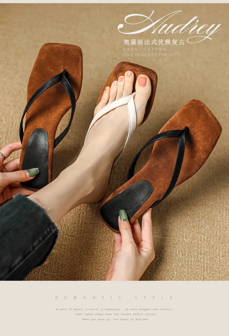 New Style Simple Color-matching Wedge Flip-flops Women's Summer Fashionable Outer Wearing Mid-heel Sandals — feature 1