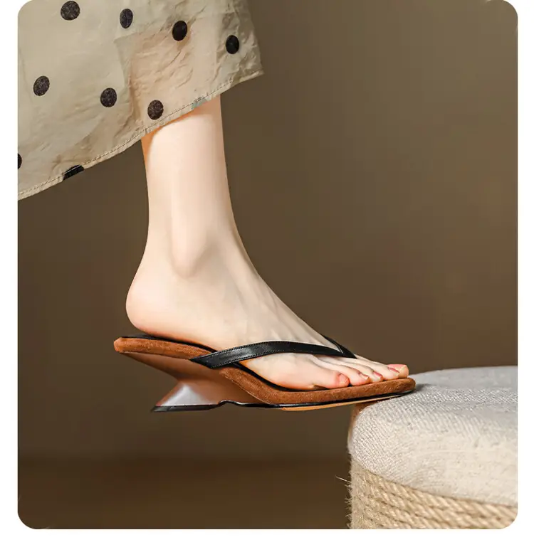 New Style Simple Color-matching Wedge Flip-flops Women's Summer Fashionable Outer Wearing Mid-heel Sandals — feature 6