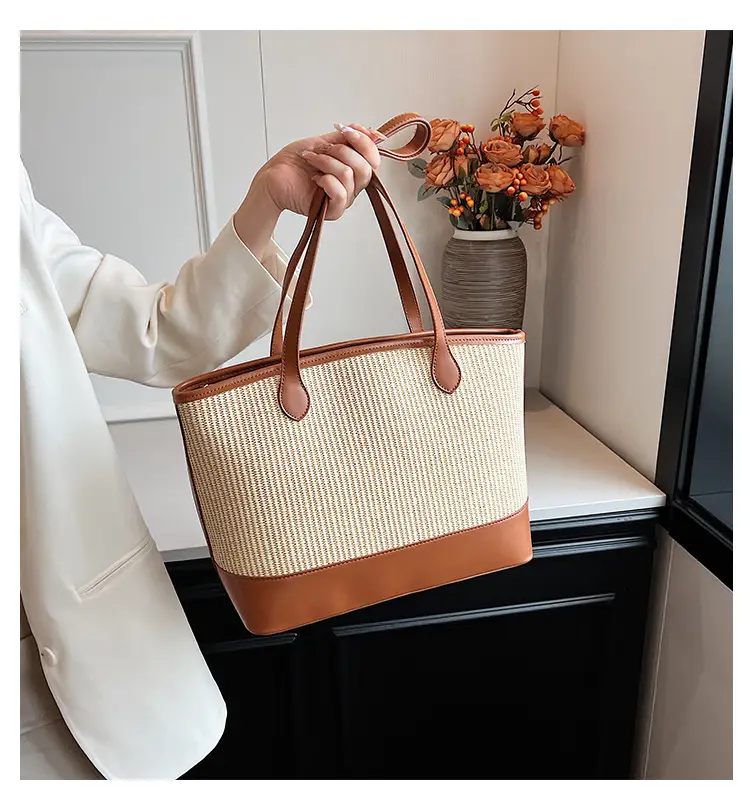 Women's Large Capacity Woven Straw Tote Bag Brown — feature 1