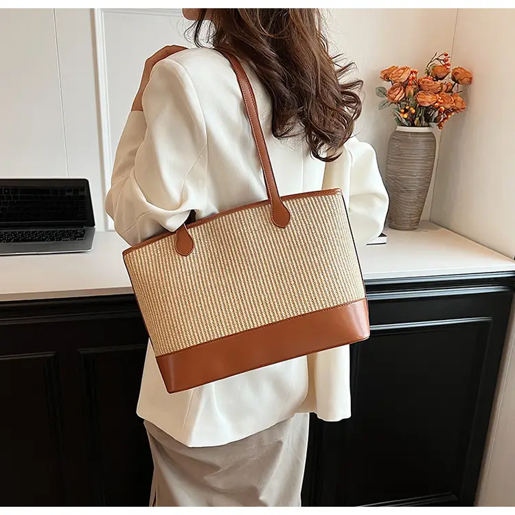 Women's Large Capacity Woven Straw Tote Bag Brown — feature 13