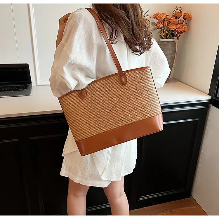 Women's Large Capacity Woven Straw Tote Bag Brown — feature 17