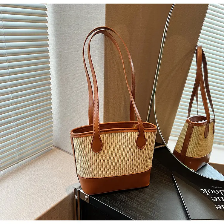 Women's Large Capacity Woven Straw Tote Bag Brown — feature 23