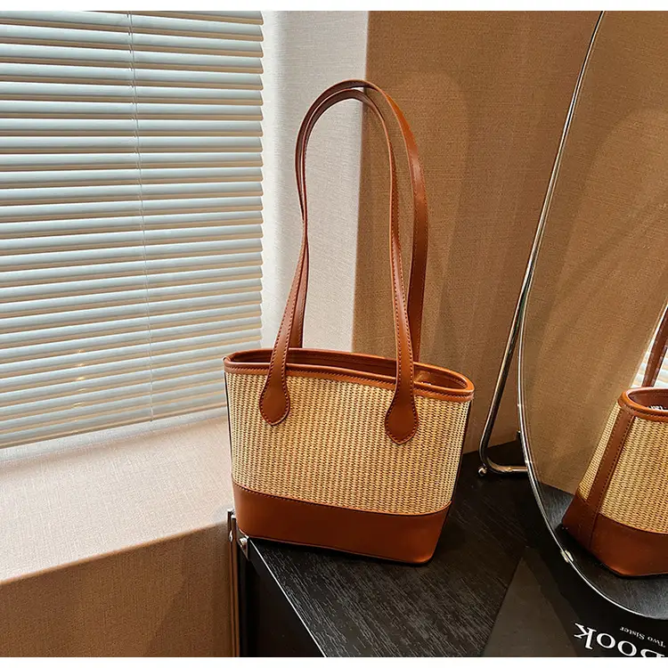 Women's Large Capacity Woven Straw Tote Bag Brown — feature 24