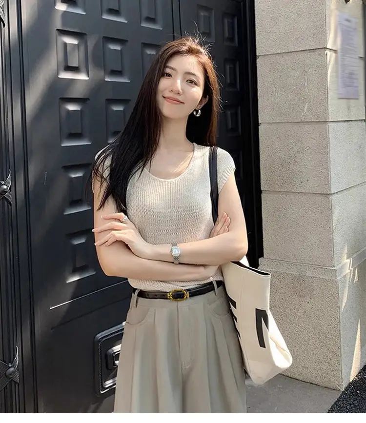 Women's Brown Leather Belt with Gold Buckle 105cm — feature 11