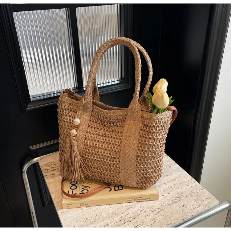 Women's Straw Woven Shoulder Bag Niche Design 2024 — feature 17